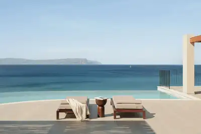 Image de Sundara, Exclusive Seaview Estate with Grand Pool & Direct Beach Access