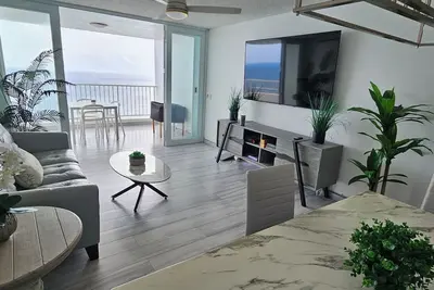 Image de Oceanfront, breathtaking view 3-bedroom Sub-Penthouse in Luquillo