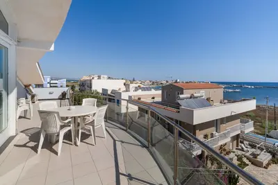 Image de Appartement 'Casa Marea Attico' avec vue sur mer, Wi-Fi et climatisation