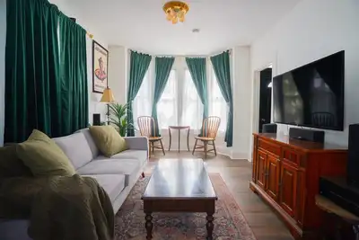 Image de Walk to Federal Hill Eats - Yard, 2br 2ba