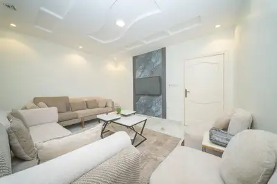 Image de 3-Br apart. in Al Marwa /10 Mins away from Airport