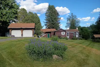 Image de Lakefront 4 bedroom house  8 minutes from Colgate