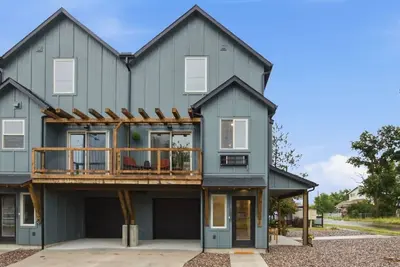 Image de Modern River City TownHome