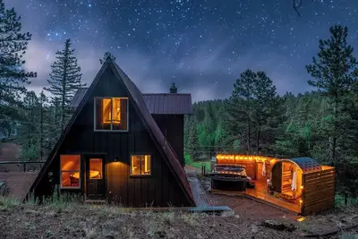 Image de Forest A-Frame! Hot Tub, Sauna, Movie Room, Pets