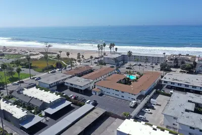 Image de Beautiful 2-bedroom condo with Ocean View