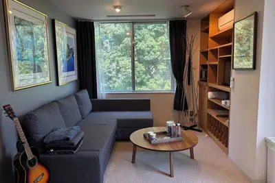 Image de Cozy 2 bedrooms in central Tokyo with private bath and living room.