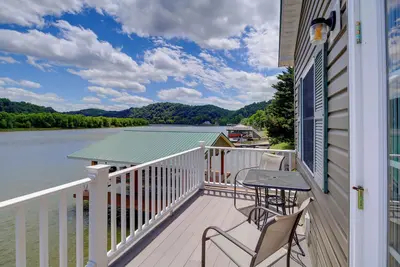 Image de Waterfront Deck w/ Mtn View! Claytor Lake Retreat