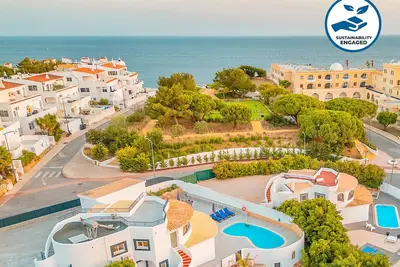 Image de Villas with 2 Heatable Pools & Bbq