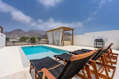 Image de Escape to a Boho-Style 3br Villa with Assistant's Room, Private Pool and Pergola