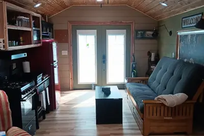 Image de Highlands Festival Special Rate Cowboy Cabin with a rural experience.
