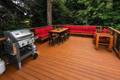 Image de 3br 2ba Beacon Hill Backyard Oasis-Firepit, Bbq Deck, Workspaces & Parking