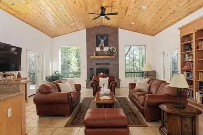 Image de Spacious Arnold Retreat, Sleeps 18, 3 Private Acres