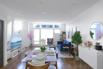 Image de Urban Modern Townhouse Walk to Wonderful Shops, Restaurants & Coffee