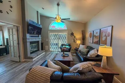 Image de The Hidden Palm | 2br Chandler Retreat w/Pool