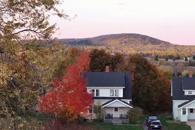 Image de Downtown Antigonish - Entire 4 Br House + Garden