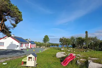 Image de Lakeside 3 Bedroom Cottage in Derryhick Escape 15min from Castlebar