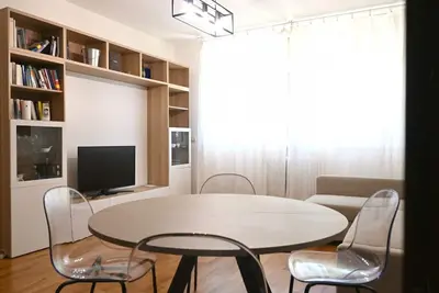 A46 - Ancona, three-room apartment with shared courtyard