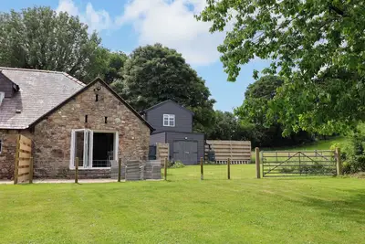 Image de The Barn, pet friendly, luxury holiday cottage in Tafarn-Y-Gelyn
