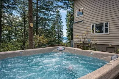 Image de Modern Retreat • Hot Tub • Sauna • 7 Min Dt