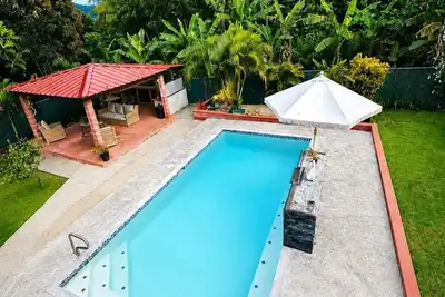 Image de The Coral Oasis: Mountain Views and Pool Paradise