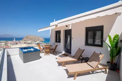 Image de Studio « Majestic View Villa » avec vue sur la mer et jacuzzi