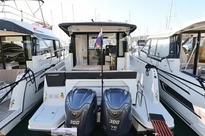 Image de Sibenik Sun-soaked Sailing: A Luxurious Croatian Voyage