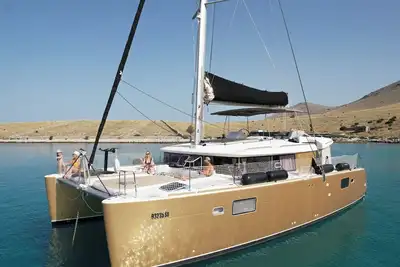 Image de Sibenik Sun-soaked Sailing: A Luxurious Croatian Voyage