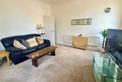 Image de Spacious 3-Bed Apartment w/Free Parking, Sleeps 6