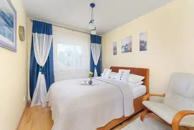Image de Spacious House with a Garden for 8 People | Tennis Court