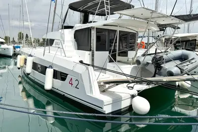 Image de Sun-Kissed Sailing Adventure in Islas Sarónicas