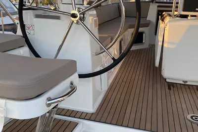 Image de Sun-Kissed Sailing Adventure in Islas Sarónicas