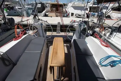 Image de Sibenik Sun-soaked Sailing: A Luxurious Croatian Voyage
