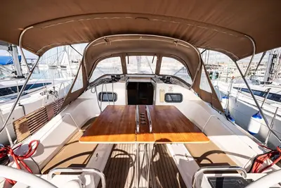 Image de Sibenik Sun-soaked Sailing: A Luxurious Croatian Voyage