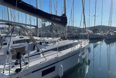 Image de Sibenik Sun-soaked Sailing: A Luxurious Croatian Voyage