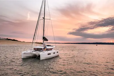 Image de Sun-Kissed Sailing Adventure in Islas Sarónicas