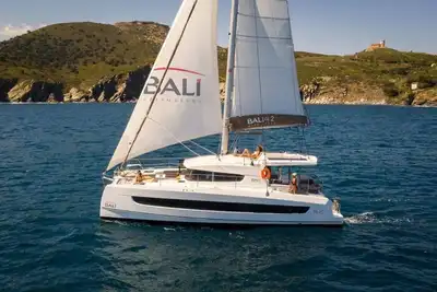 Image de Sun-Kissed Sailing Adventure in Islas Sarónicas