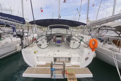 Image de Caribbean Bliss: Sun-soaked Sailing Adventure from Granada, San Jorge