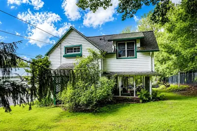 Image de Quaint two bedroom cottage in the heart of Eagles Mere. Sleeps four guests.