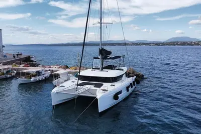Image de Sun-Kissed Sailing Adventure in Islas Sarónicas
