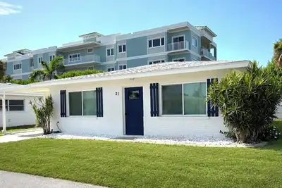 Image de Beach Retreat, Fully Stocked Luxury Villa. Walk to Beach, Live Music & Dining