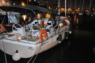 Image de Sun-Kissed Sailing Adventure in Islas Sarónicas