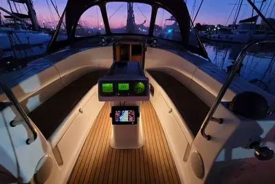 Image de Sun-Kissed Sailing Adventure in Islas Sarónicas