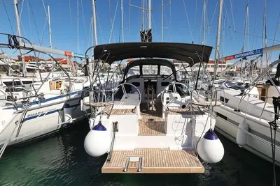 Image de Sibenik Sun-soaked Sailing: A Luxurious Croatian Voyage