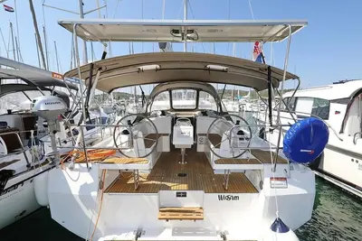 Image de Sibenik Sun-soaked Sailing: A Luxurious Croatian Voyage