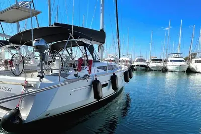 Image de Sun-Kissed Sailing Adventure in Islas Sarónicas