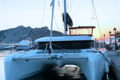Image de Sun-Kissed Sailing Adventure in Islas Sarónicas