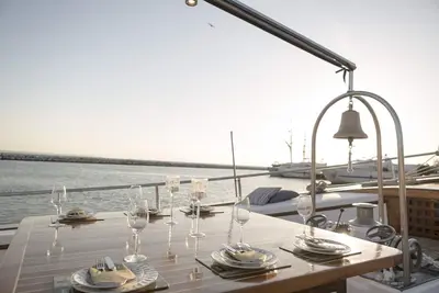Image de Sun-Kissed Sailing Adventure in Islas Sarónicas
