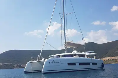 Image de Sun-Kissed Sailing Adventure in Islas Sarónicas
