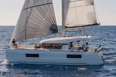 Image de Sun-Kissed Sailing Adventure in Islas Sarónicas