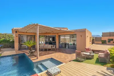 Image de Villa Jacky entièrement climatisée, piscine, pétanque, proche mer, 6 pers